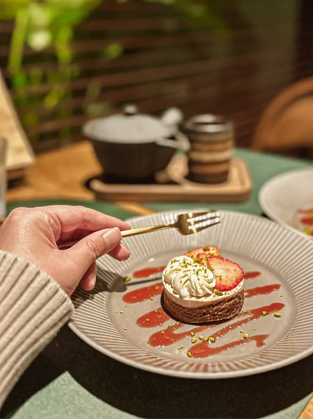 Strawberry Mousse Cake