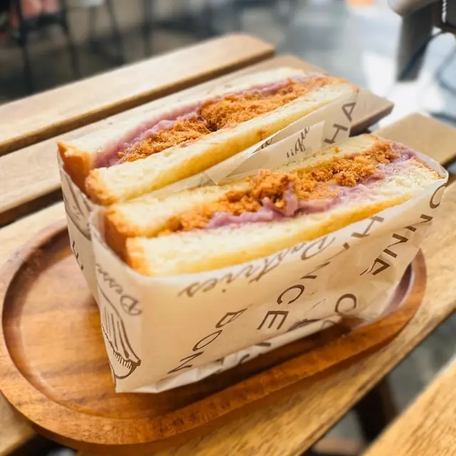 紫薯芋泥肉鬆吐司