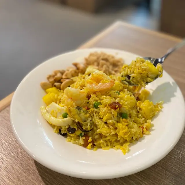 菠蘿海鮮炒飯🍍🦐🍚