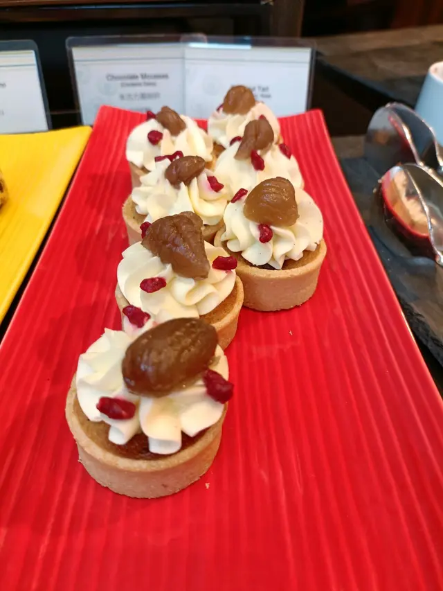 05/02/2023 Sunday lunch buffet 498+10%, okibook 20% off