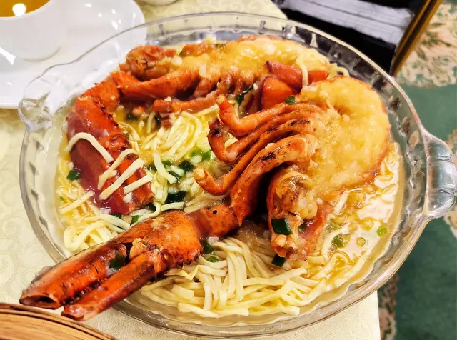 三寶之一.龍蝦🦞新鮮.啲蝦殼易剝.肉係爽彈.伊麵好爽滑👍😋😋😋