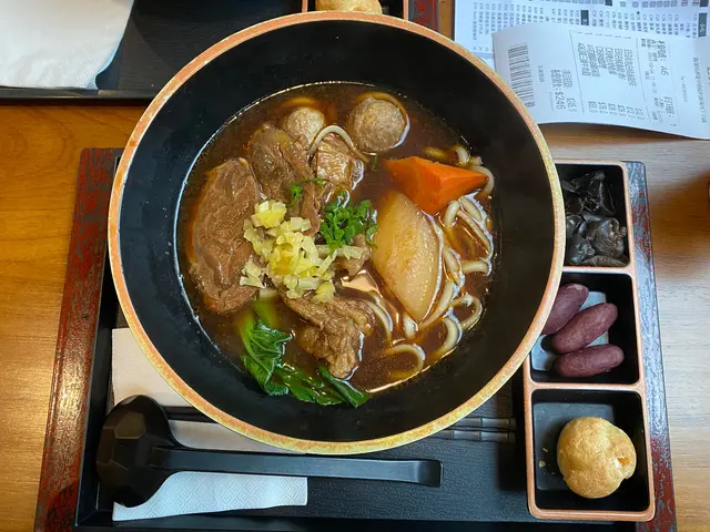 紅燒三寶牛肉麵