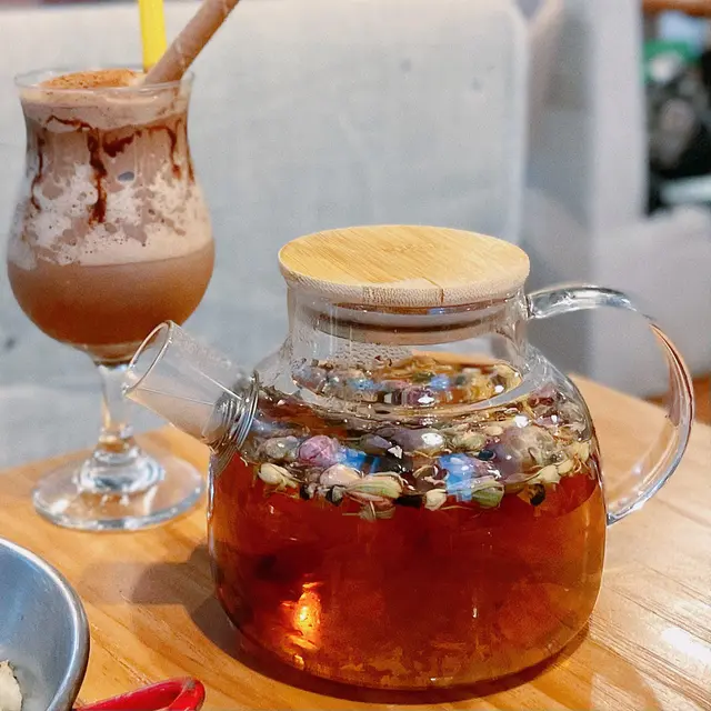 花茶入面有玫瑰🌹紅棗、枸杞、桂花、茉莉,花香味十足,紅棗嘅存在為花茶帶來甜蜜感覺🌺