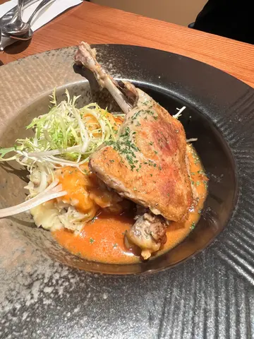 油封鴨脾配紅酒汁及黑松露薯蓉