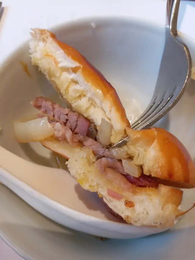 烤洋蔥叉燒餐包