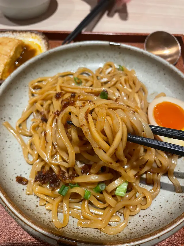 台式麻辣半筋半肉手工拌麵