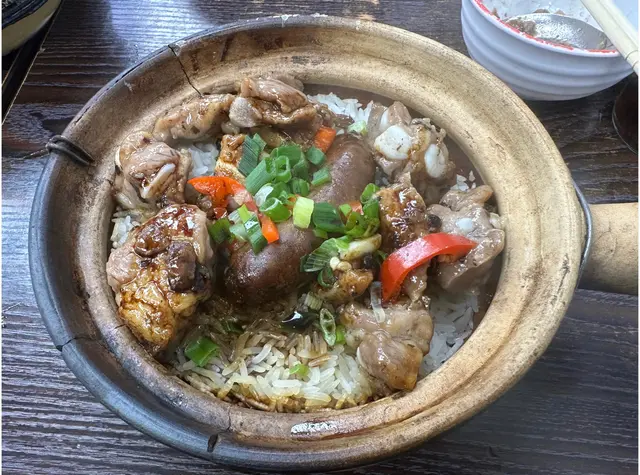 鵝肝潤腸排骨煲仔飯