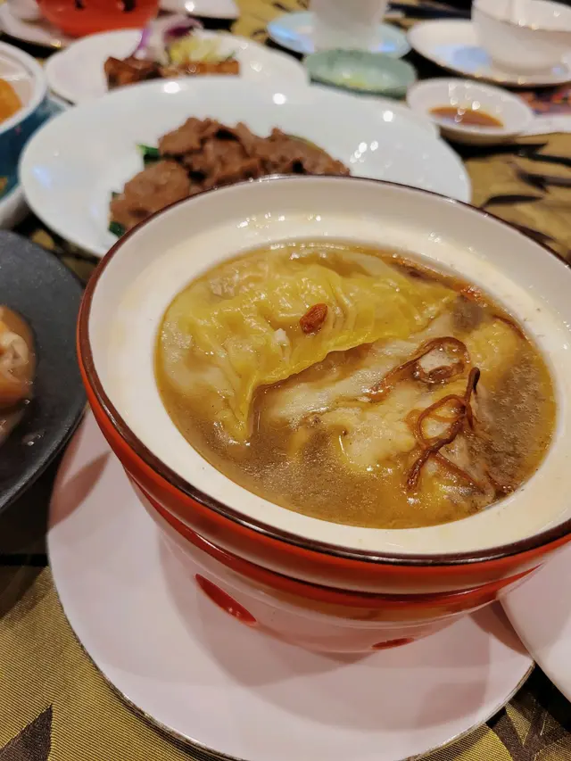 胡椒雞湯灌湯餃