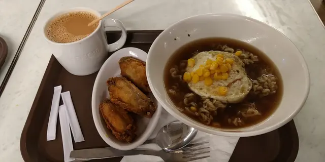 雞翼煎蛋麵餐