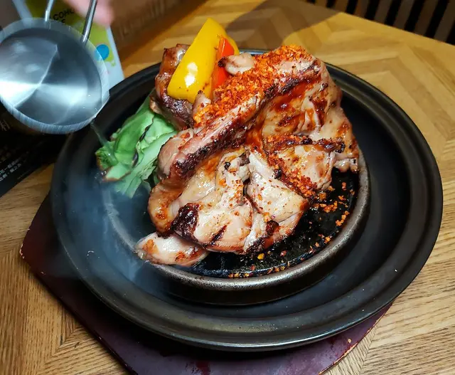 FireBird名物 重量級火焰原隻雞腿