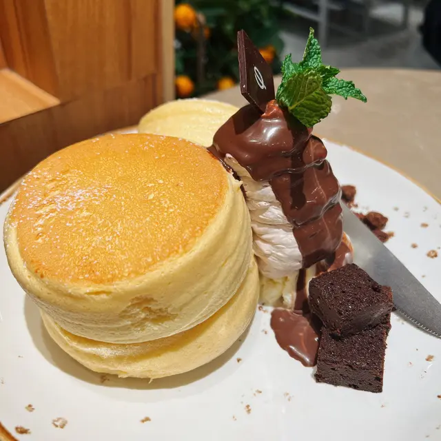 PHI x Godiva梳乎厘pancake