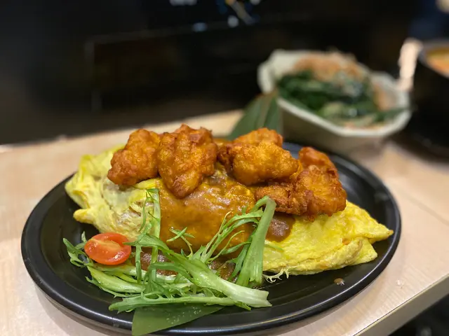 唐揚炸雞蛋包飯