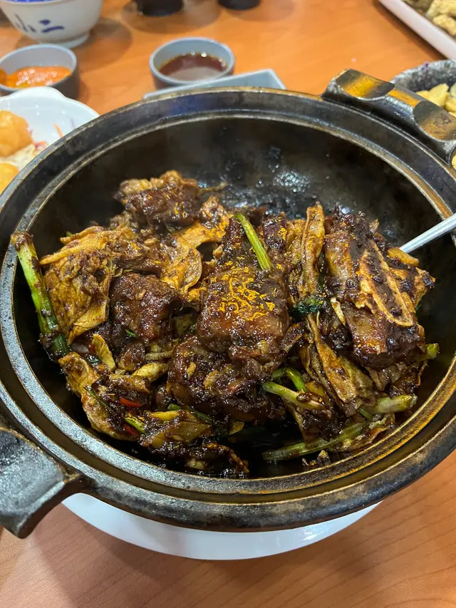 黑椒枝竹牛仔骨煲