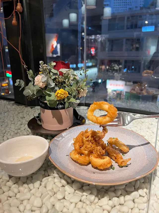 蒜香蛋黃醬配炸魷魚