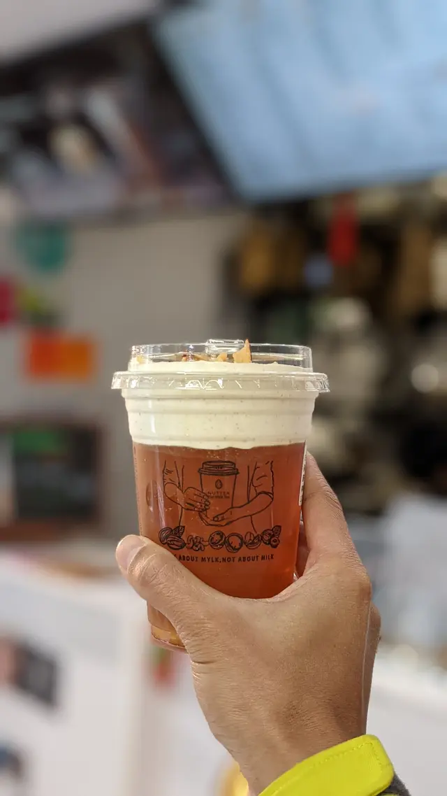 蘋果脆脆楓糖堅果奶蓋茶