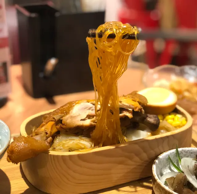 阿嬤古法滷雞腿、滷肉便當