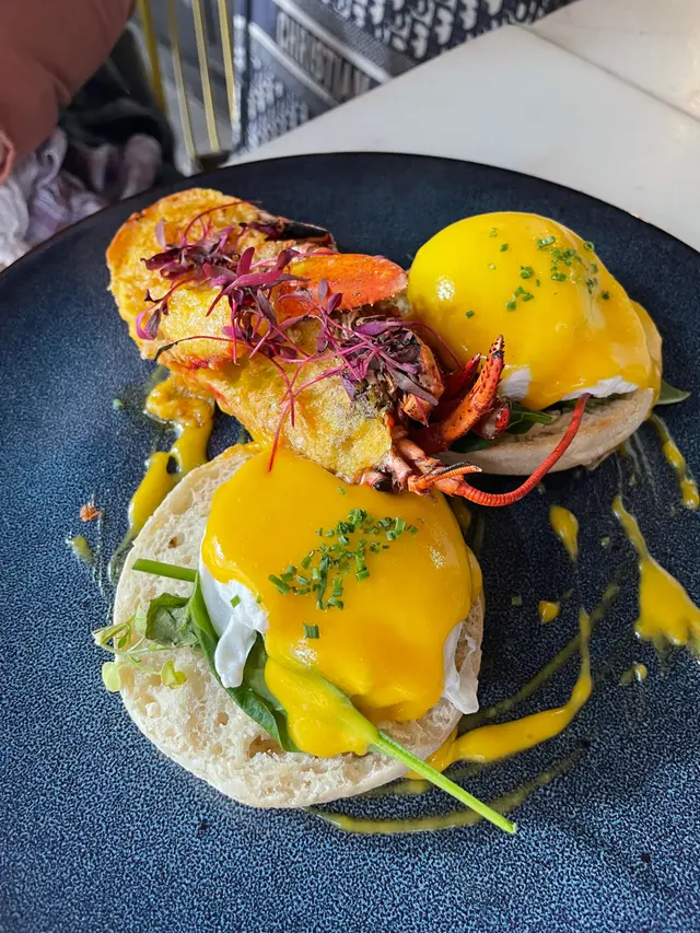egg benedict 伴龍蝦
