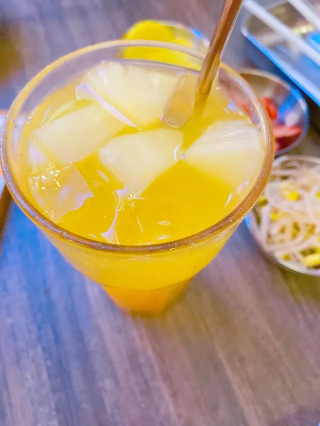橙汁菠蘿梳打