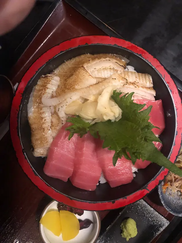 平目魚中腩刺身丼