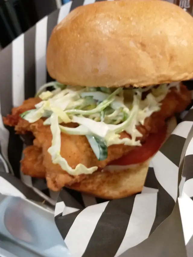 脆炸乳酪雞漢堡