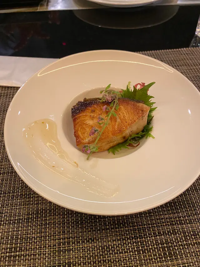 鰤魚,煎得剛剛好,外脆內嫩