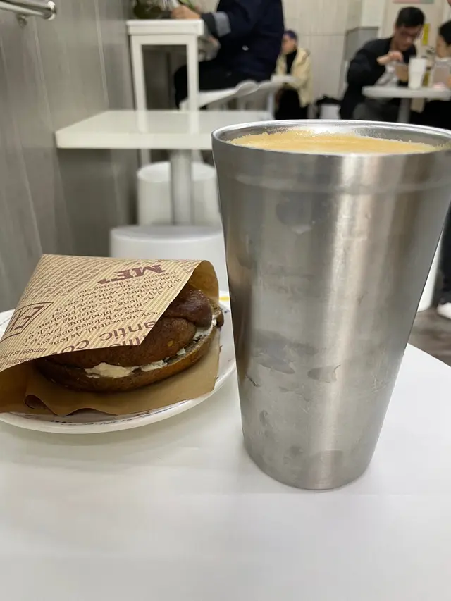 咖啡Bagel+large  latte