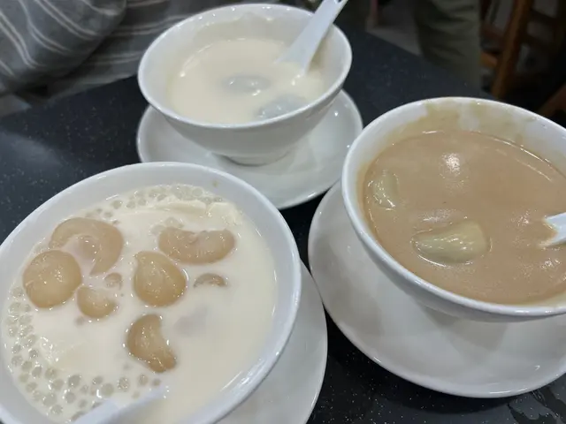 先龍眼肉西米豆腐花