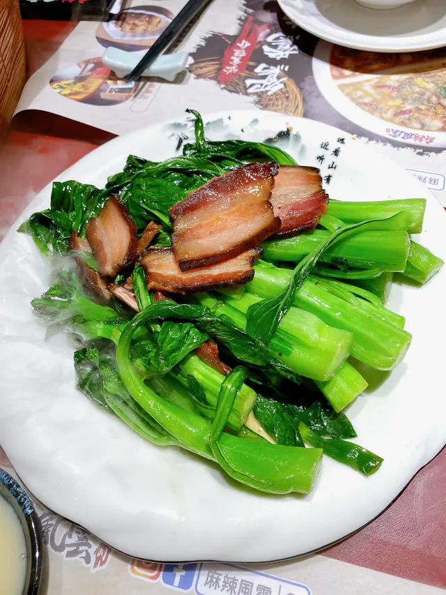 時菜吸收了臘肉的油香