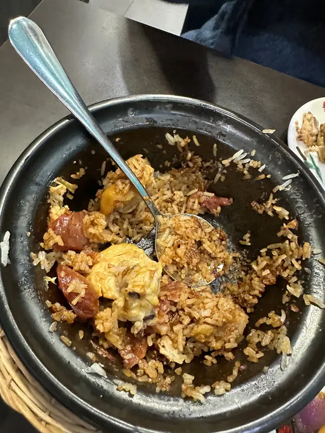 臘腸滑雞煲仔飯