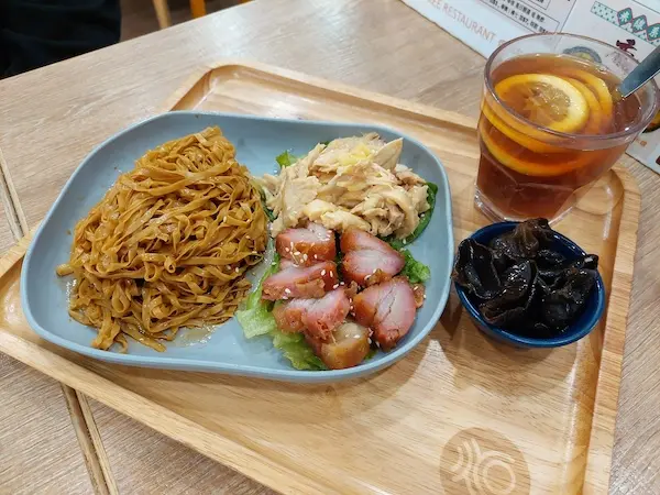 手撕雞雙拼撈麵