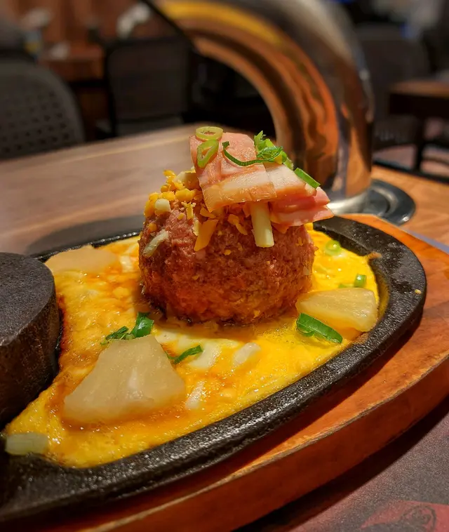 菠蘿煙肉和牛漢堡扒