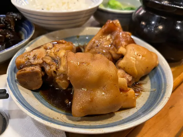 滷水豬手飯定食