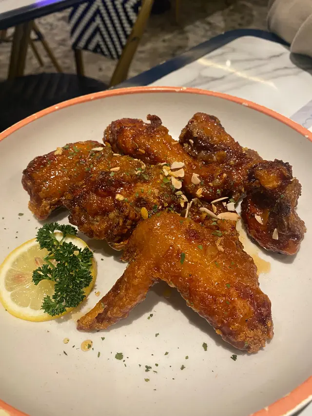 蜂蜜牛油香蒜脆雞 半份