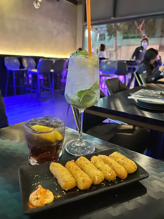 炸拉絲水牛芝士條