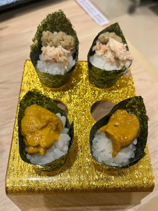 蟹膏蟹肉手卷都好味！