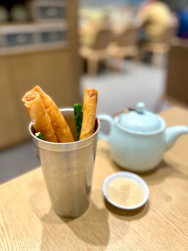 特別要讚蒜香芝士鮮蝦長春卷有3條加2條青瓜,好好味😋2個人分就夠哂!