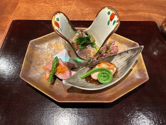 螢光魷魚,雞白子,和牛肉眼
