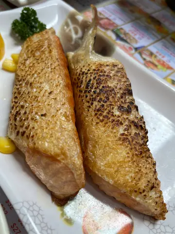 盐烧三文鱼腩