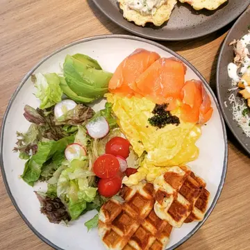 Salmon Scramble