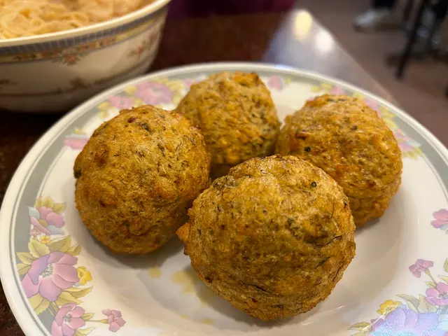 炸鯪魚球