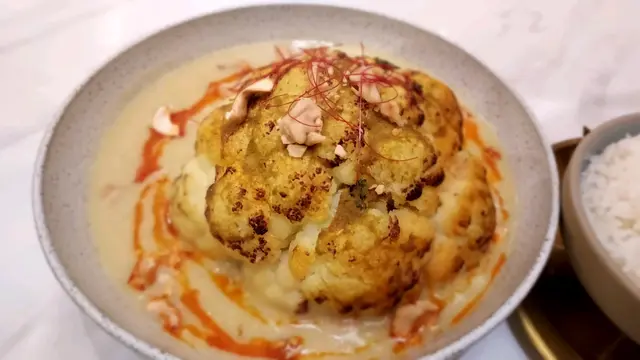 烤原個椰菜花配青咖哩