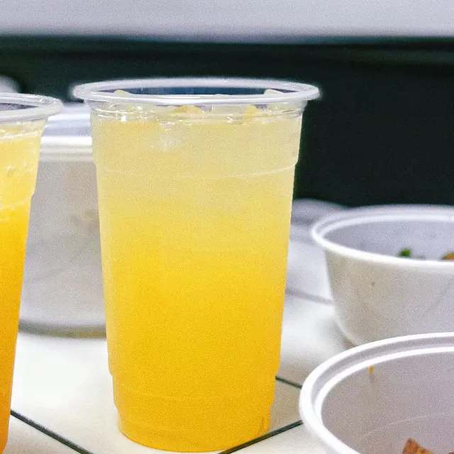 想清新啲可以嗌依杯,🍸鮮檸檬酸酸甜甜,食咗咁多邪惡嘢,🍋飲返杯解解膩就最好不過啦!