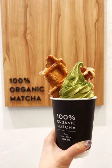 CROFFLE WITH MATCHA & HOKKAIDO MILK ICE-CREAM