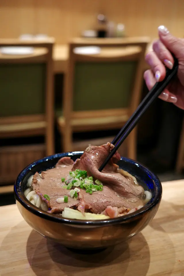 牛肉好嫩滑,個湯底係相對淡味嘅麵豉湯,唔會搶咗牛肉嘅鮮味👍🏻