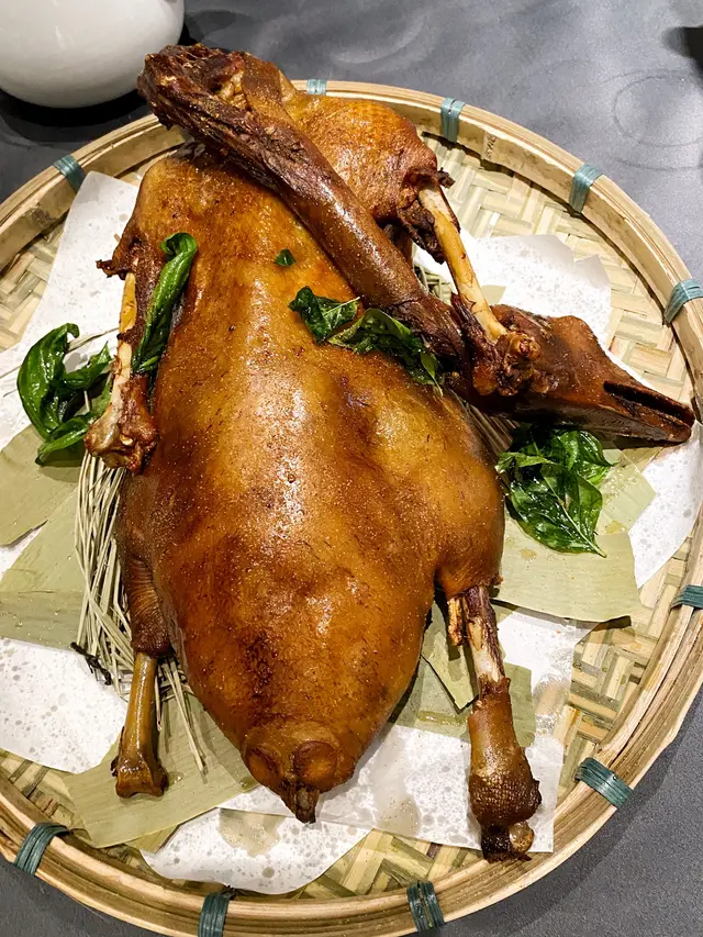 樟木煙燻黑腳鵝