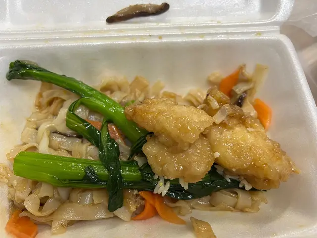 菜遠斑腩炒河，楊州炒飯