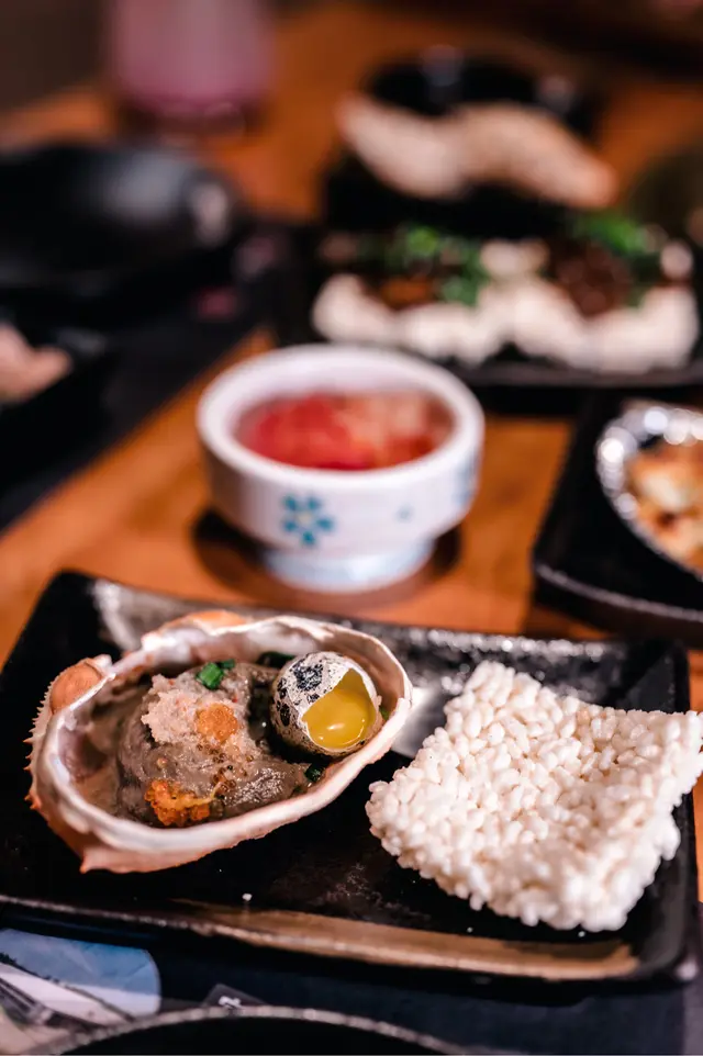 蟹味噌甲羅燒配米通