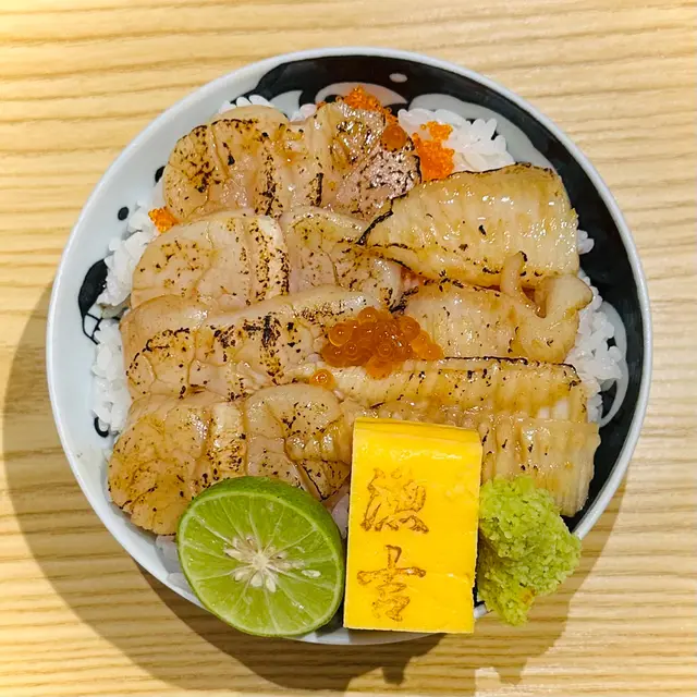 左口魚裙邊·帆立貝·三文魚籽·蟹籽·玉子燒