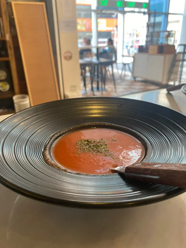 成隻黑膠 正🥰