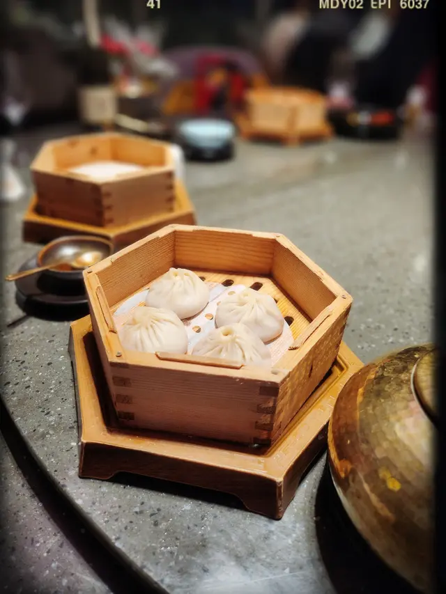 鮮肉小籠包（$60/四隻）